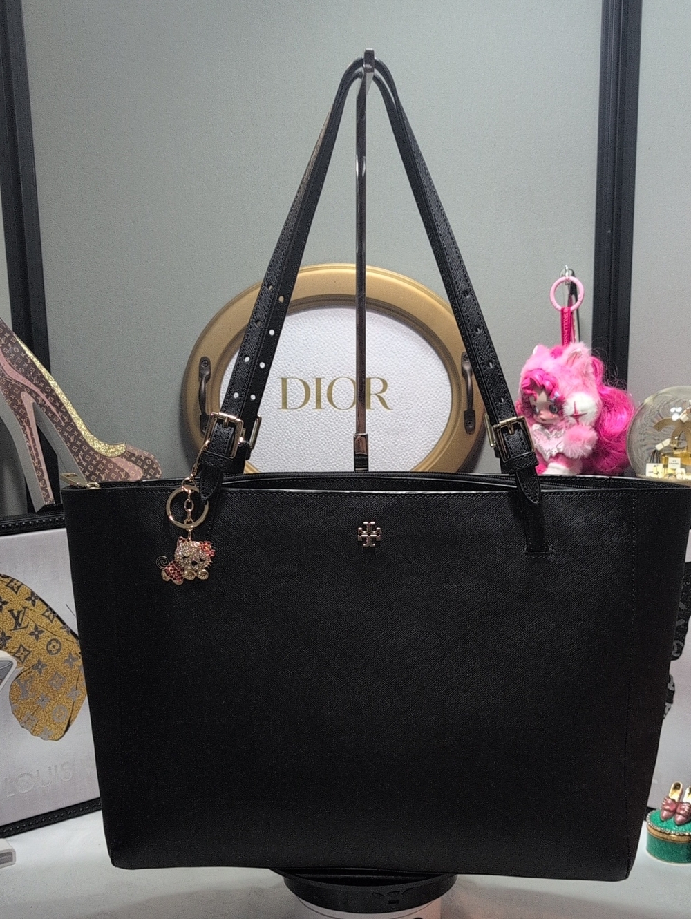 Tory Burch York large Buckle Tote Bag with Black saffiano leather and gold ๐ฅ๐ฅ - Picture 5 of 16